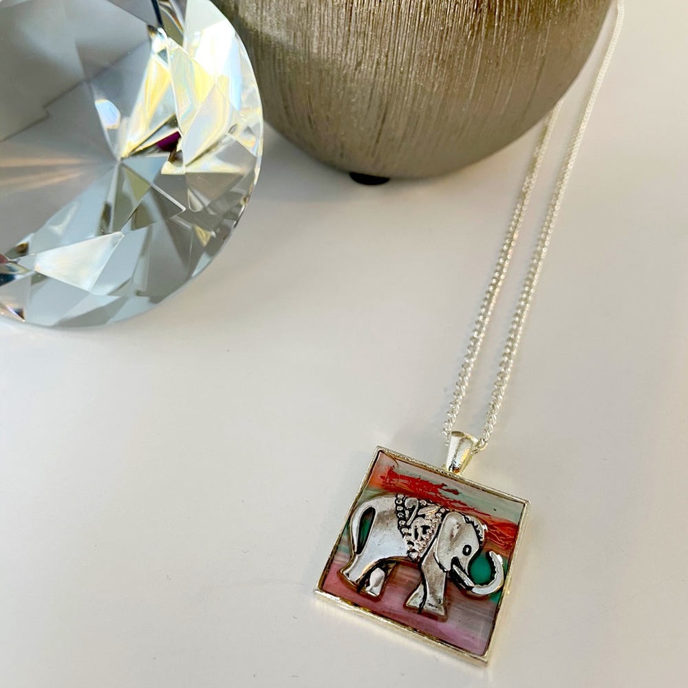 Silver plated, 18” chain, with elephant pendant